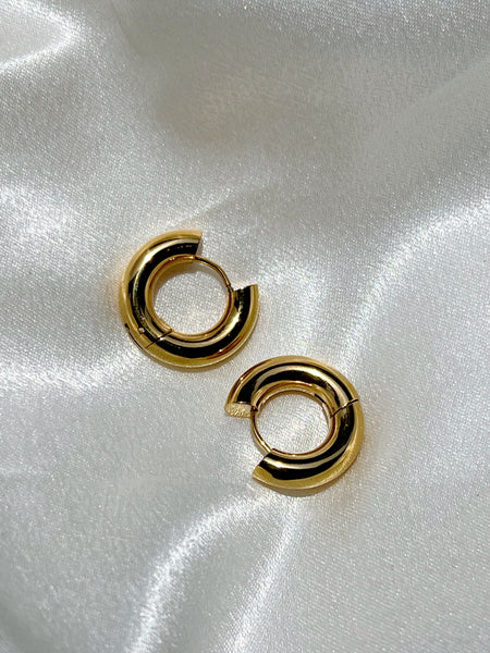 MINI ANNA LUXE CLASSIC HOOPS